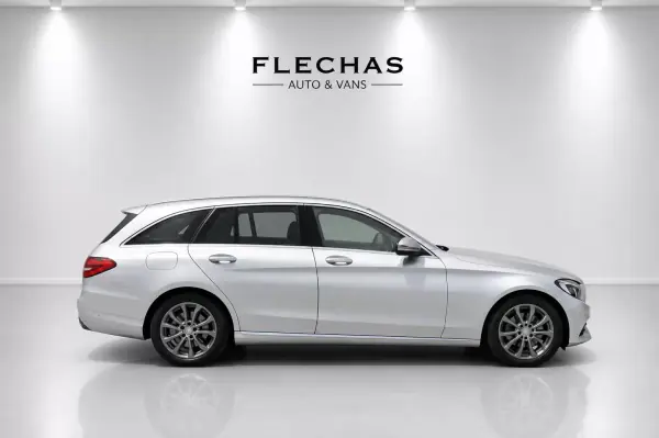 Mercedes-Benz C 180 2016 - 19500 EUR, 150000 km - AUTO.MOTO.pt - 150000km - foto 8 de 9