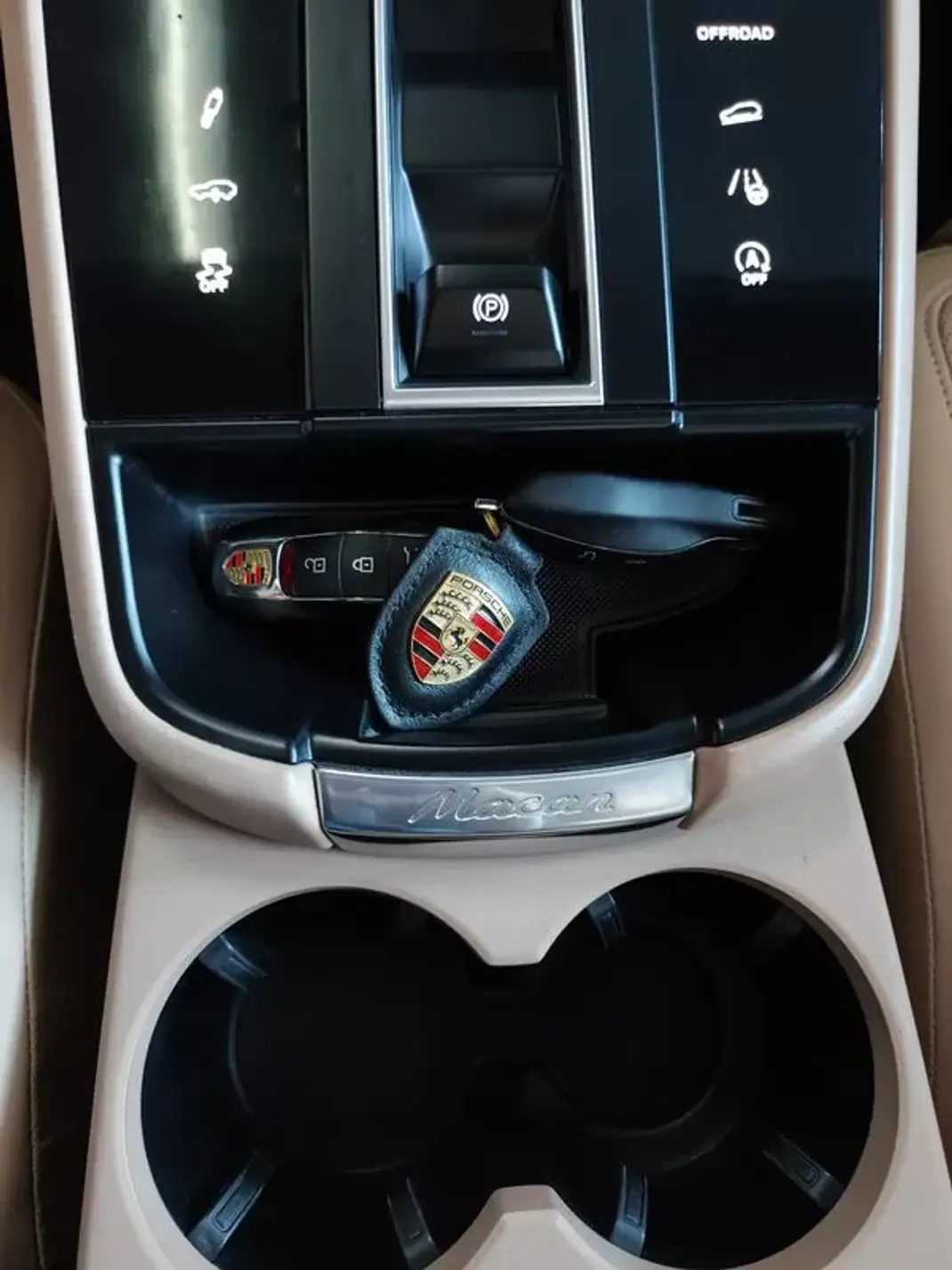 Porsche Macan 2024 - 84900 EUR, 20700 km - AUTO.MOTO.pt - 20700km - foto 39 de 41