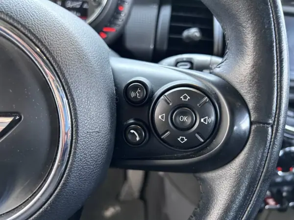 MINI Cooper 2017 - 16900 EUR, 141270 km - AUTO.MOTO.pt - 141270km - foto 18 de 22