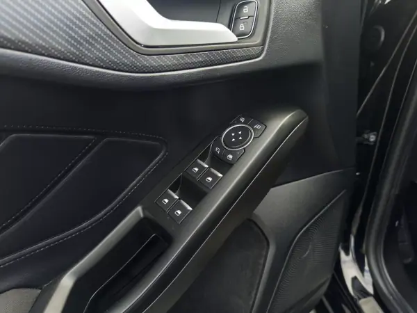 Ford Focus 2020 - 15990 EUR, 97000 km - AUTO.MOTO.pt - 97000km - foto 16 de 42