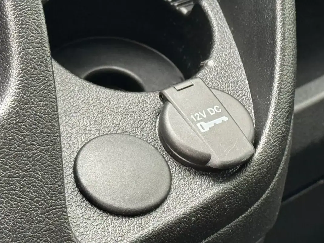 Peugeot 2020 - 16950 EUR, 100000 km - AUTO.MOTO.pt - 100000km - foto 23 de 24