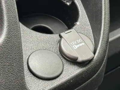 Peugeot 2020 - 16950 EUR, 100000 km - AUTO.MOTO.pt - 100000km - foto 23 de 24