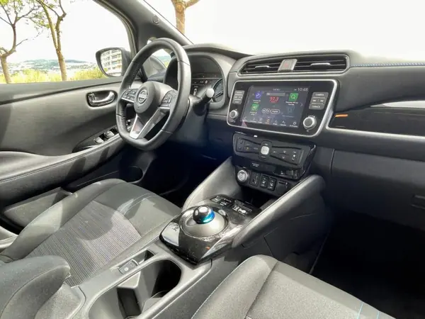 Nissan Leaf 2022 - 24280 EUR, 11090 km - AUTO.MOTO.pt - 11090km - foto 11 de 38