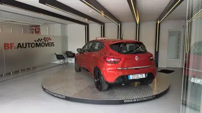 Renault Clio 2014 - 7900 EUR, 194340 km - AUTO.MOTO.pt - 194340km - foto 3 de 47