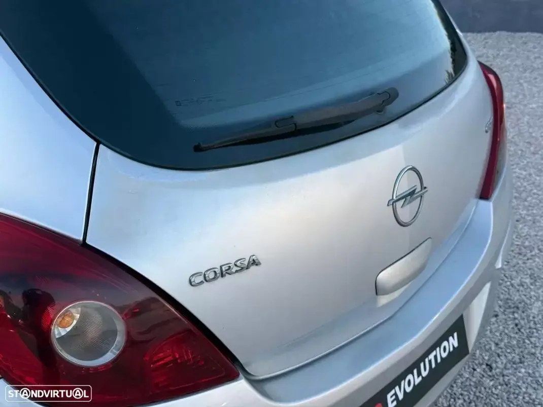 Opel Corsa van Ac 1.3 cdti 2007 - 4450 EUR, 139900 km - AUTO.MOTO.pt - 139900km - foto 7 de 17