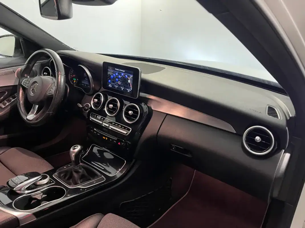 Mercedes-Benz C 220 2015 - 16500 EUR, 266000 km - AUTO.MOTO.pt - 266000km - foto 12 de 29