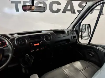 Renault 2019 - 19500 EUR, 264950 km - AUTO.MOTO.pt - 264950km - foto 4 de 38