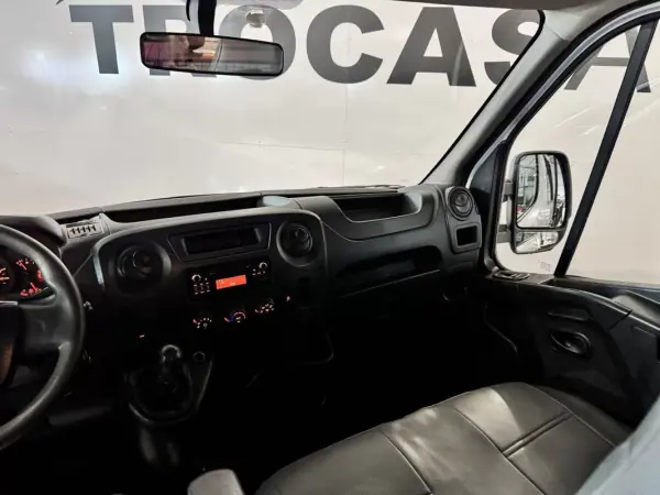 Renault 2019 - 19500 EUR, 264950 km - AUTO.MOTO.pt - 264950km - foto 4 de 38