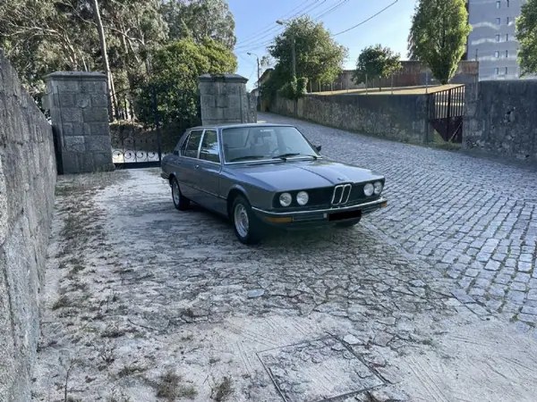 BMW 518 1980 - 9900 EUR, 139000 km - AUTO.MOTO.pt - 139000km - foto 7 de 27