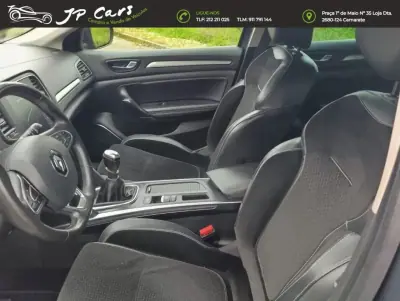 Renault Mégane 2016 - 12500 EUR, 106380 km - AUTO.MOTO.pt - 106380km - foto 7 de 13