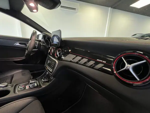 Mercedes-Benz CLA 45 AMG 2019 - 39990 EUR, 95000 km - AUTO.MOTO.pt - 95000km - foto 11 de 57