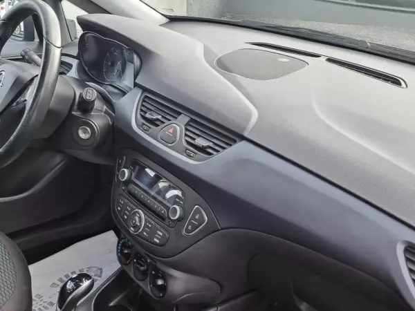 Opel Corsa 2017 - 12900 EUR, 88000 km - AUTO.MOTO.pt - 88000km - foto 19 de 38