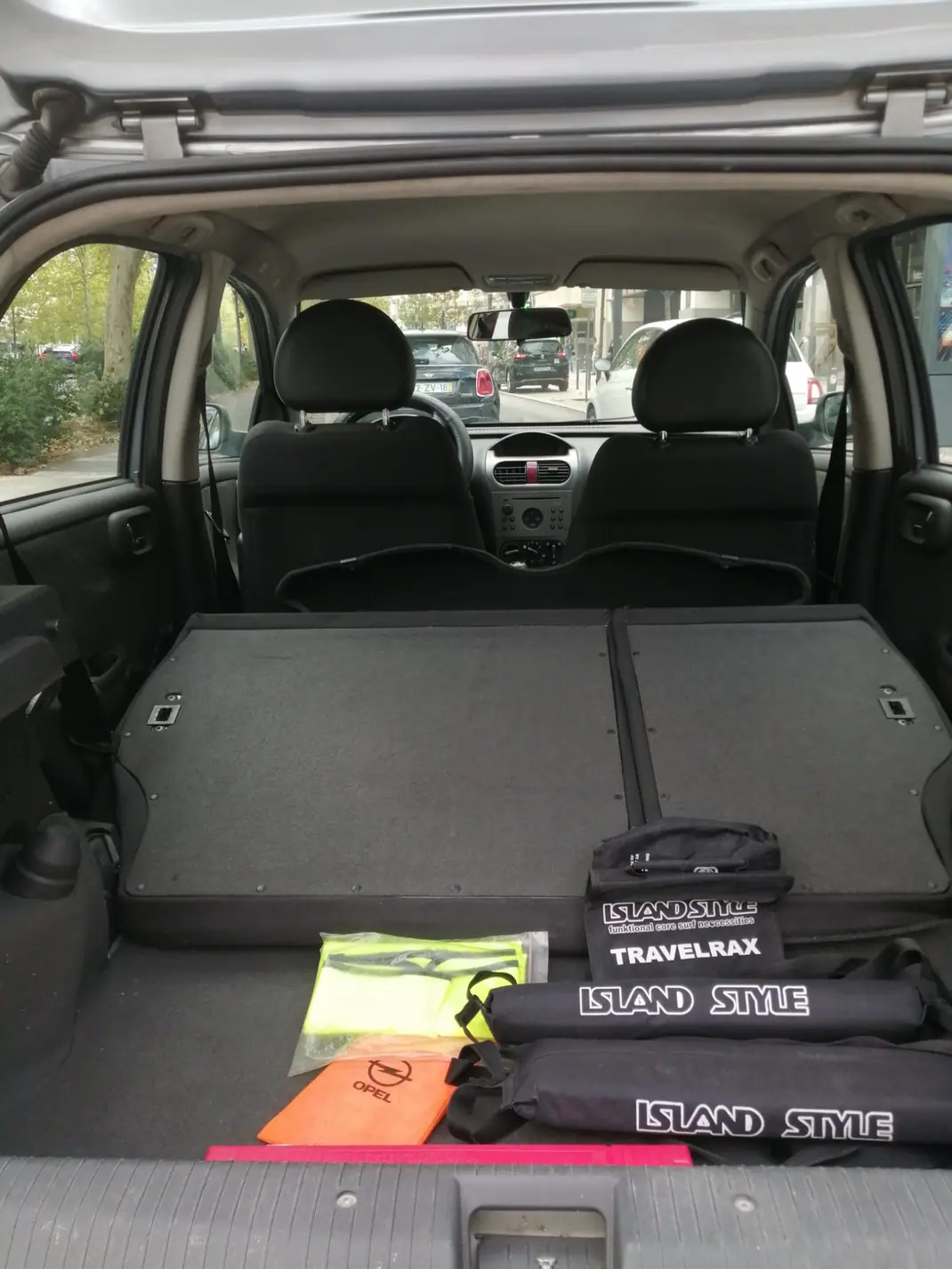 Opel Corsa 2004 - 3850 EUR, 285000 km - AUTO.MOTO.pt - 285000km - foto 15 de 18