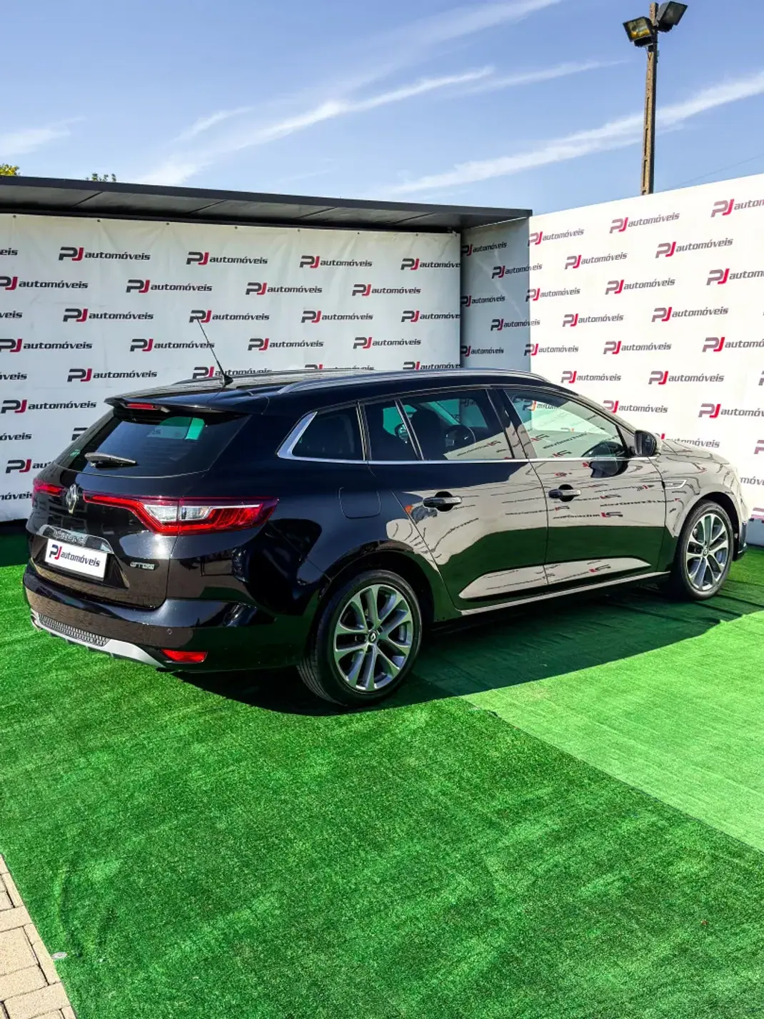 Renault Mégane 2016 - 12500 EUR, 160445 km - 160445km - foto 7 de 19