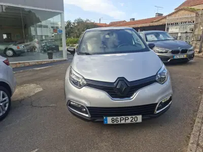 Renault Captur 2015 - 11730 EUR, 143098 km - foto 2 de 21