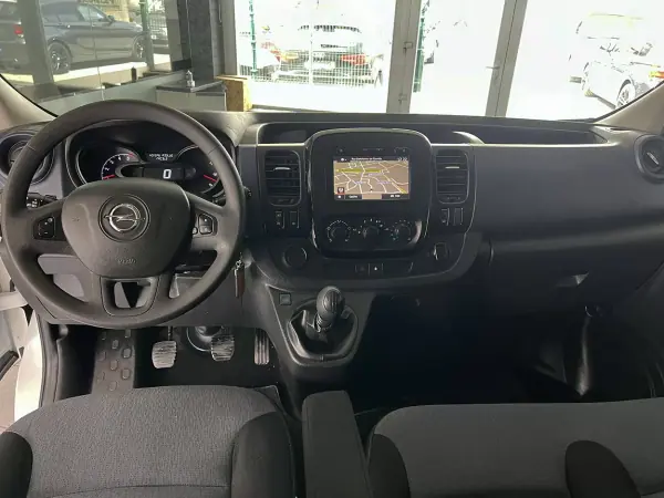 Opel Vivaro 2018 - 22600 EUR, 131722 km - AUTO.MOTO.pt - 131722km - foto 10 de 24