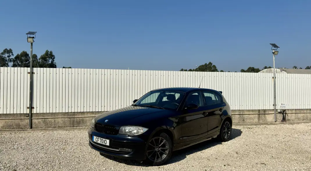 BMW 118 2009 - 9950 EUR, 260000 km - AUTO.MOTO.pt - 260000km - foto 1 de 3