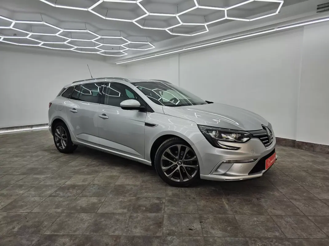 Renault Mégane Sport Tourer 2019 - 11950 EUR, 286730 km - 286730km - foto 3 de 52