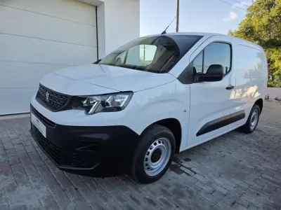 Peugeot Partner 2019 - 14900 EUR, 73560 km - AUTO.MOTO.pt - 73560km - foto 13 de 52