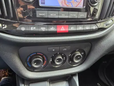 Fiat Doblo 2020 - 11500 EUR, 144234 km - AUTO.MOTO.pt - 144234km - foto 18 de 22