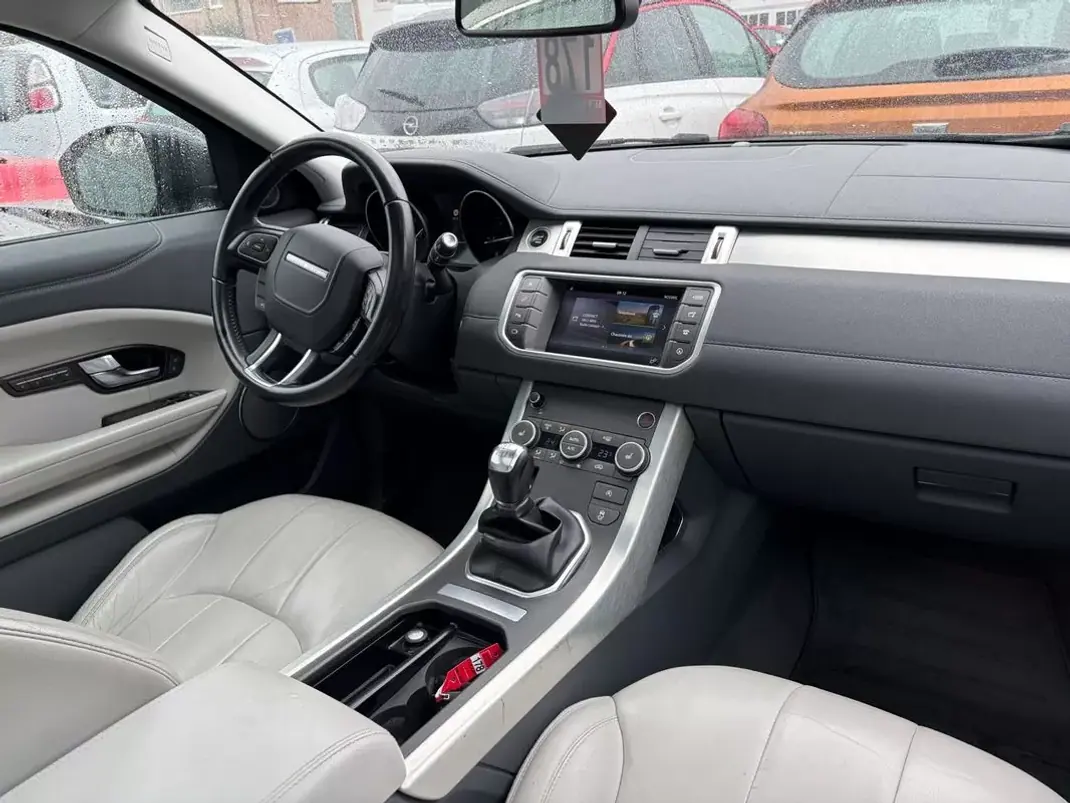 Land Rover Range Rover Evoque 2017 - 16450 EUR, 150620 km - 150620km - foto 11 de 12
