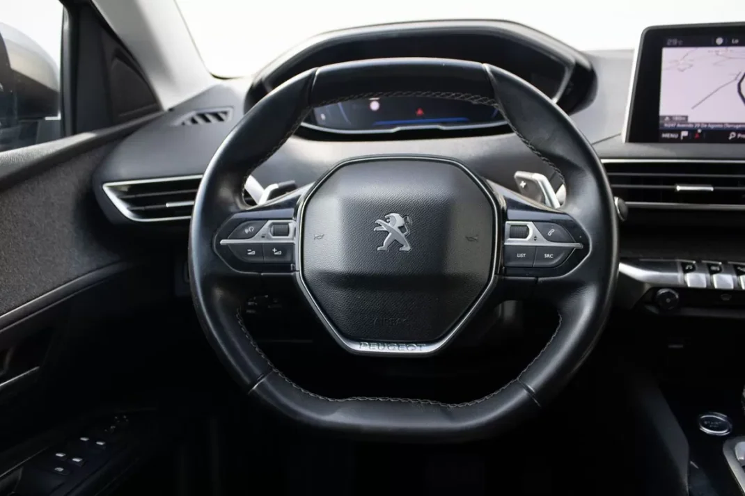 Peugeot 3008 2018 - 17990 EUR, 166000 km - AUTO.MOTO.pt - 166000km - foto 35 de 49