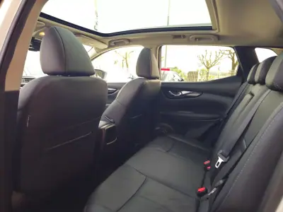 Nissan Qashqai 2016 - 17500 EUR, 101000 km - AUTO.MOTO.pt - 101000km - foto 11 de 15