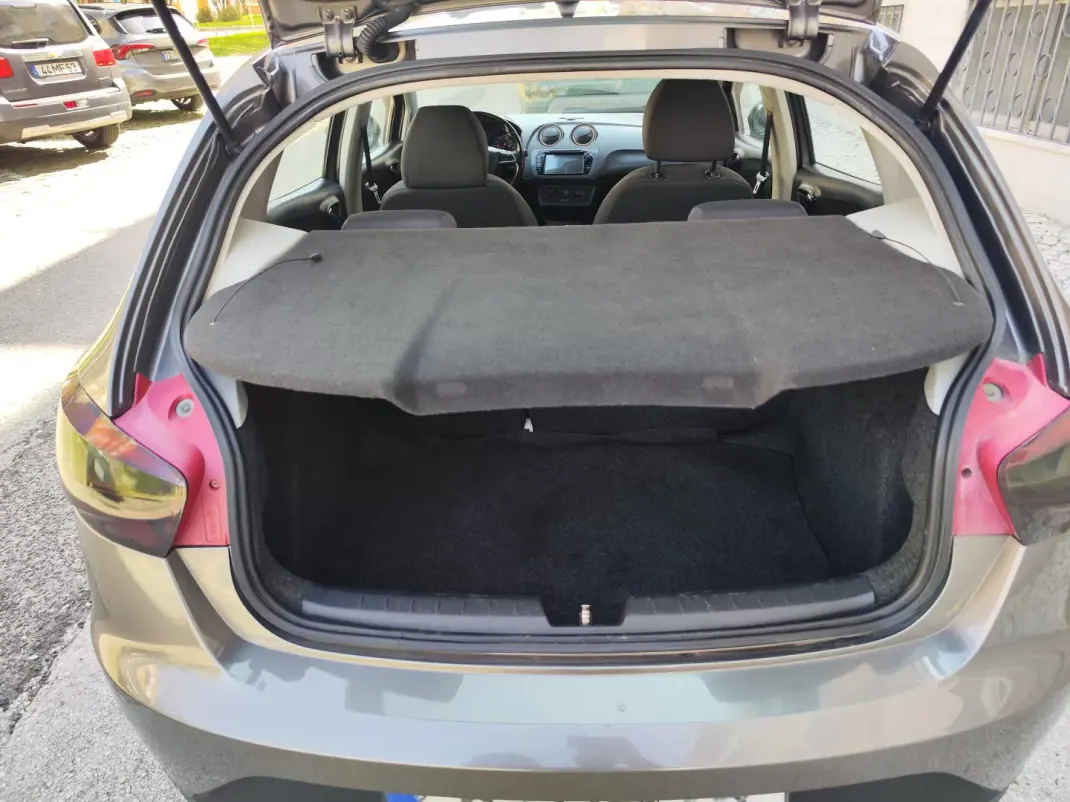 SEAT Ibiza 2015 - 8480 EUR, 179000 km - AUTO.MOTO.pt - 179000km - foto 19 de 36