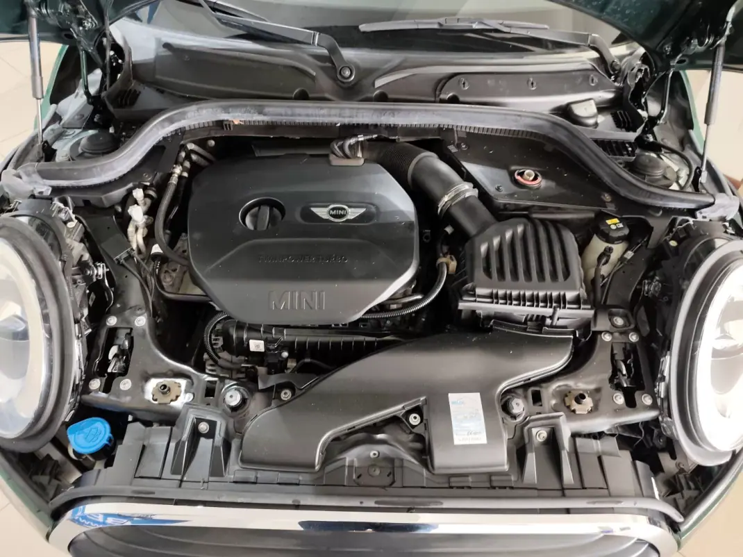 MINI 5 Portas 2017 - 15490 EUR, 76000 km - AUTO.MOTO.pt - 76000km - foto 27 de 27