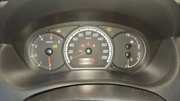 Suzuki Swift 2008 - 6480 EUR, 165747 km - AUTO.MOTO.pt - 165747km - foto 32 de 39