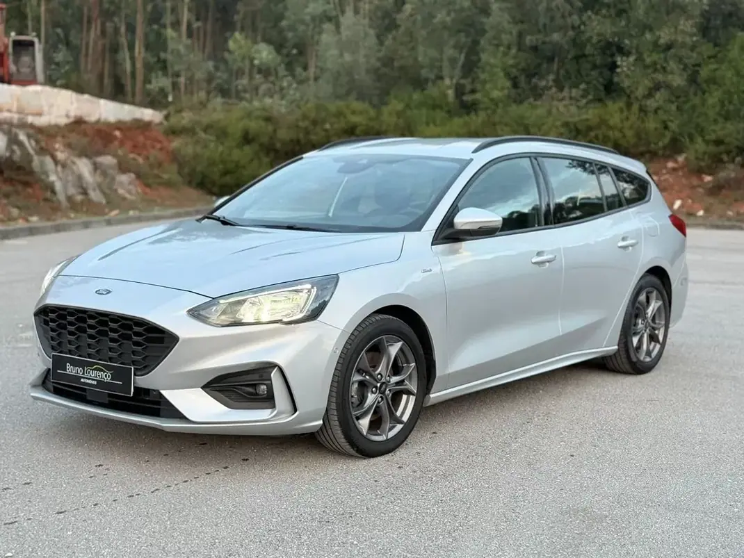 Ford Focus SW 2021 - 14900 EUR, 128000 km - AUTO.MOTO.pt - 128000km - foto 3 de 18