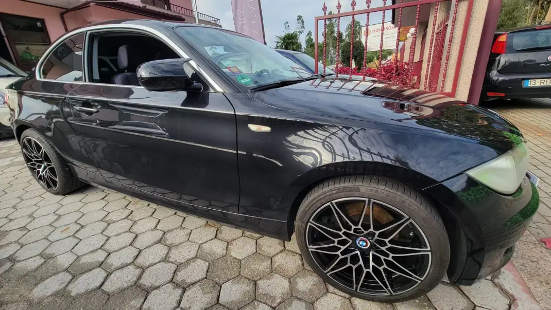 BMW 120 2011 - 11990 EUR, 230000 km - AUTO.MOTO.pt - 230000km - foto 2 de 23