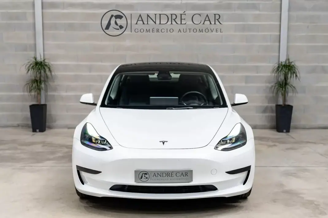 Tesla Model 3 2021 - 25950 EUR, 38290 km - AUTO.MOTO.pt - 38290km - foto 3 de 49