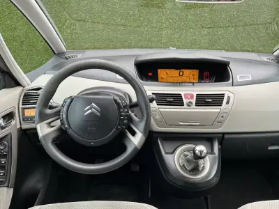 Citroën C4 Grand Picasso 2007 - 5500 EUR, 269000 km - AUTO.MOTO.pt - 269000km - foto 15 de 25