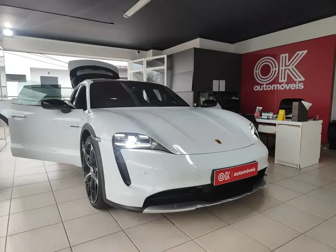 Porsche Taycan Cross Turismo 2022 - 65750 EUR, 55800 km - AUTO.MOTO.pt - 55800km - foto 23 de 40