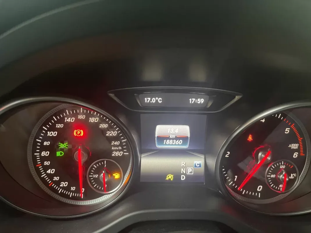 Mercedes-Benz A 200 2016 - 18450 EUR, 188000 km - AUTO.MOTO.pt - 188000km - foto 33 de 42