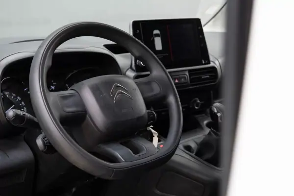 Citroën Berlingo hdi 2021 - 14900 EUR, 116000 km - AUTO.MOTO.pt - 116000km - foto 10 de 23