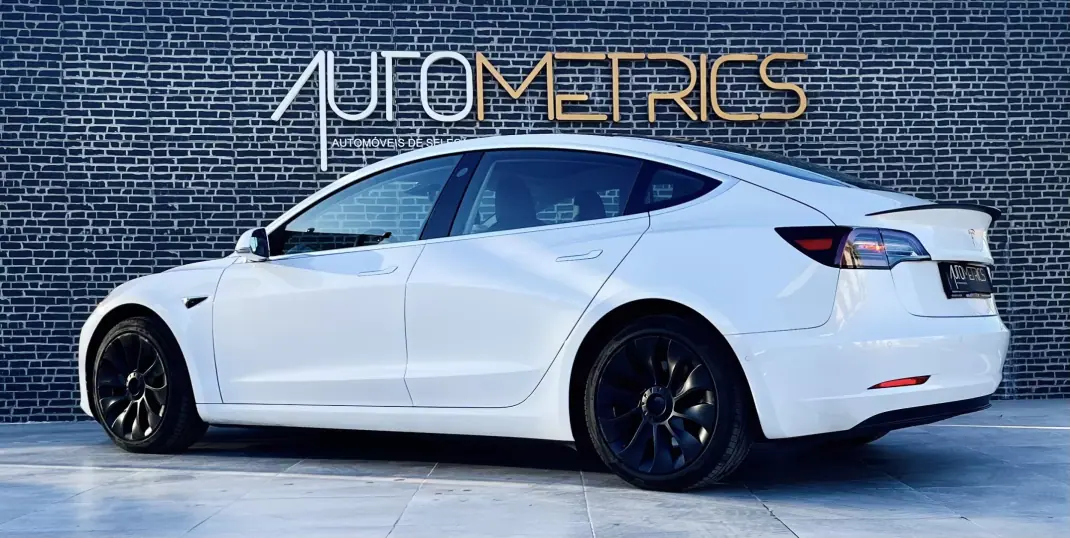 Tesla Model 3 2019 - 24490 EUR, 112000 km - 112000km - foto 5 de 16