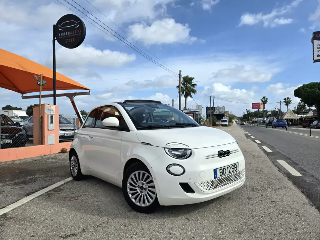 Fiat 500e 2023 - 17950 EUR, 22420 km - AUTO.MOTO.pt - 22420km - foto 2 de 9