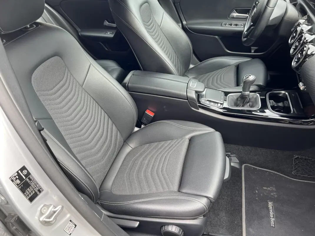 Mercedes-Benz A 180 2020 - 23000 EUR, 147000 km - AUTO.MOTO.pt - 147000km - foto 17 de 19