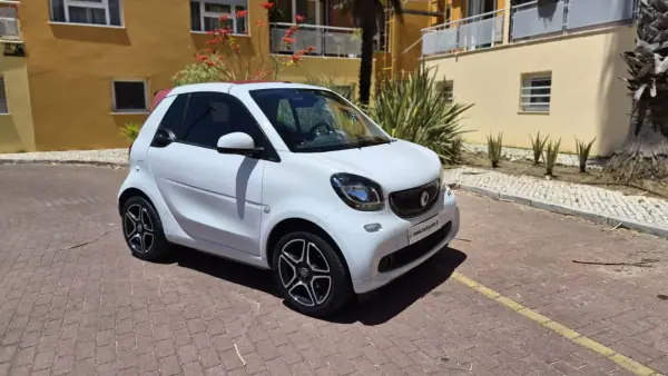 Smart Fortwo Cabrio 2017 - 14480 EUR, 62000 km - AUTO.MOTO.pt - 62000km - foto 14 de 14