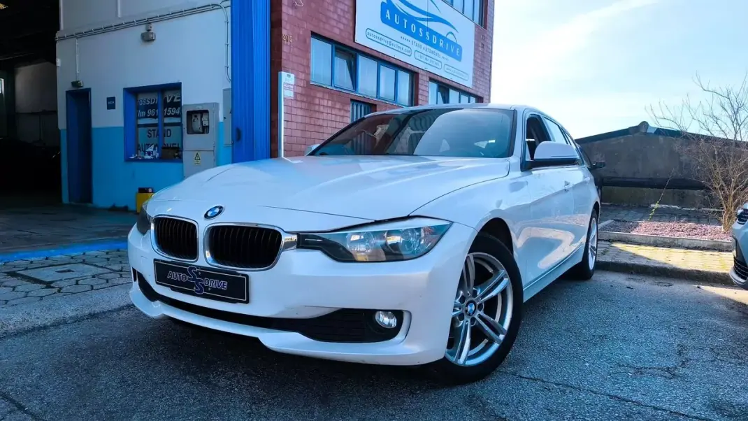 BMW 318 2015 - 13900 EUR, 195000 km - AUTO.MOTO.pt - 195000km - foto 8 de 20