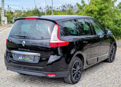 Renault Grand Scénic 2012 - 7250 EUR, 215638 km - AUTO.MOTO.pt - 215638km - foto 9 de 28