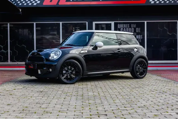 MINI Cooper 2011 - 12950 EUR, 230000 km - AUTO.MOTO.pt - 230000km - foto 4 de 20