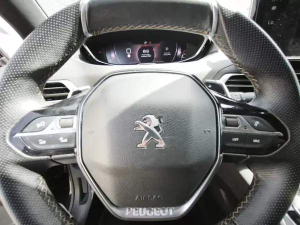 Peugeot 3008 2021 - 25600 EUR, 55789 km - AUTO.MOTO.pt - 55789km - foto 17 de 23