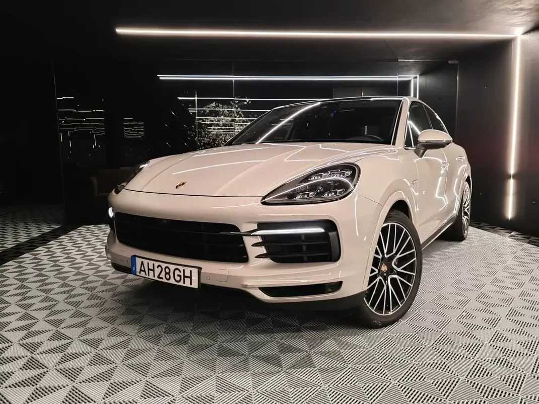 Porsche Cayenne Coupé 2021 - 74750 EUR, 125000 km - AUTO.MOTO.pt - 125000km - foto 5 de 32