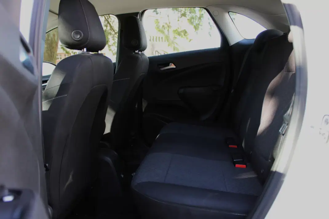 Opel Crossland X 2017 - 12500 EUR, 113439 km - AUTO.MOTO.pt - 113439km - foto 20 de 35