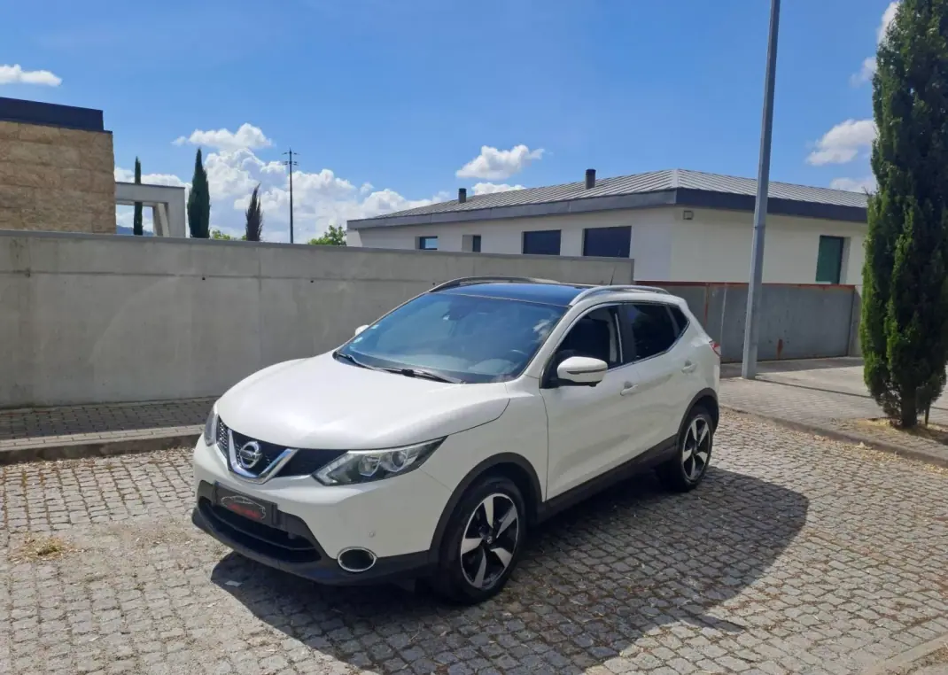 Nissan Qashqai 2017 - 16500 EUR, 150000 km - AUTO.MOTO.pt - 150000km - foto 1 de 14