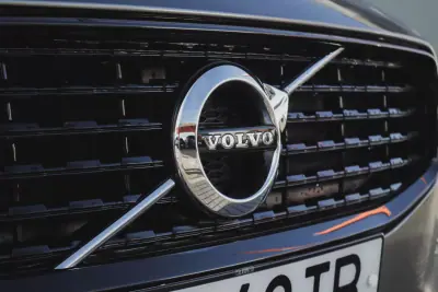 Volvo V60 2021 - 28880 EUR, 99862 km - AUTO.MOTO.pt - 99862km - foto 10 de 35