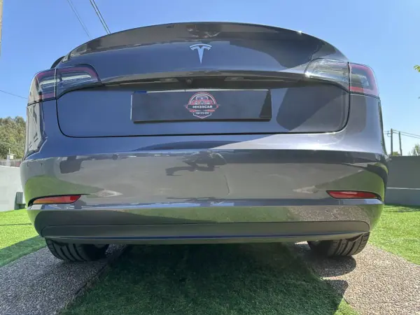 Tesla Model 3 2019 - 21900 EUR, 86000 km - AUTO.MOTO.pt - 86000km - foto 18 de 64